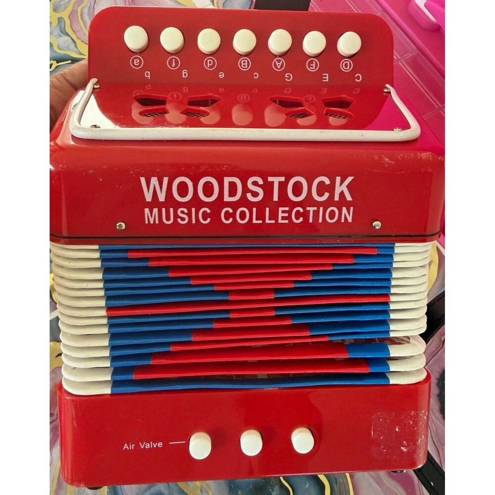 Woodstock Music Collection Small Button Accordion 10 Btn 7T/3B Strap